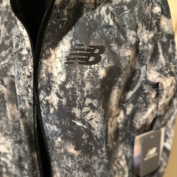 New Balance Reflective Logo Running Windbreaker Women’s Medium Jacket Camo. Sz L - Picture 9 of 12